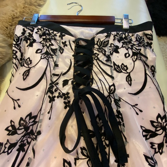 Evening gown - Picture 6 of 7